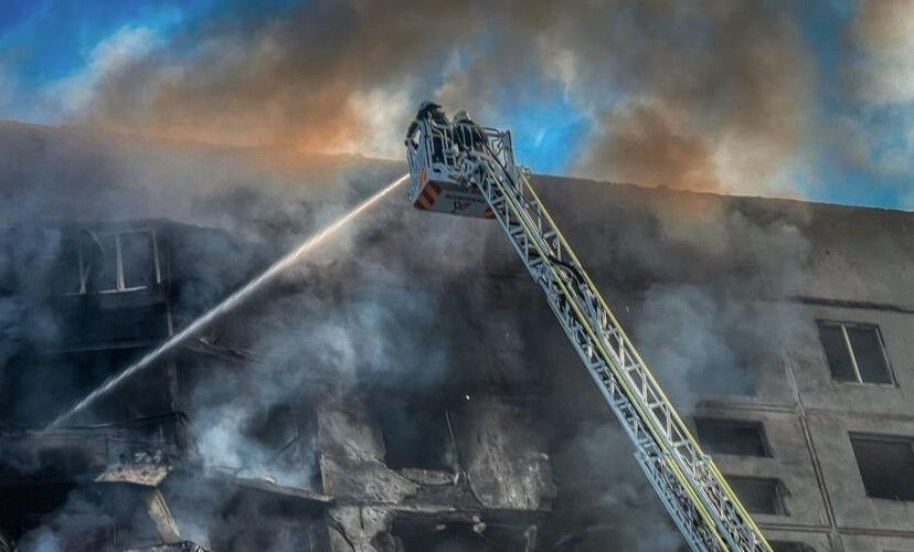 Rusya, Ukrayna'nın Harkov kentinde sivillerin olduğu binayı vurdu - 1. Resim