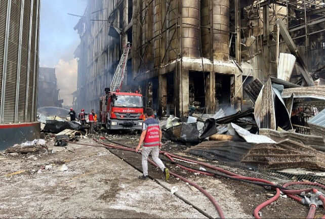 Sakarya'da Oba Makarna fabrikasında patlama! Çok sayıda yaralı var - 1. Resim