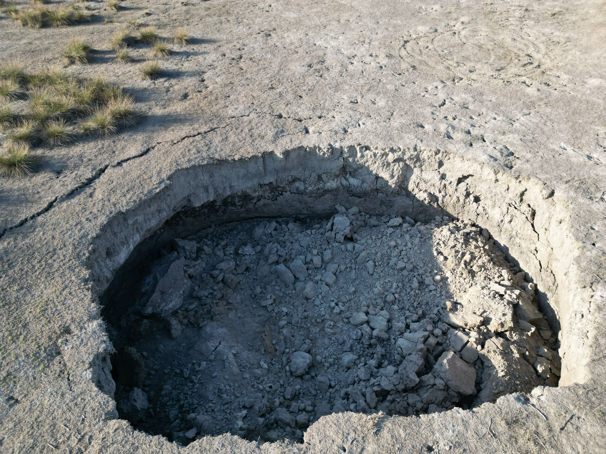 4 metrelik obruk bölge sakinlerini korkuttu - 1. Resim