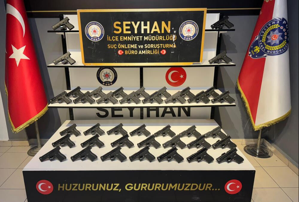 Adana'da durdurulan araçtan 40 silah çıktı! Adana'da durdurulan araçtan 40 silah çıktı! - 1. Resim