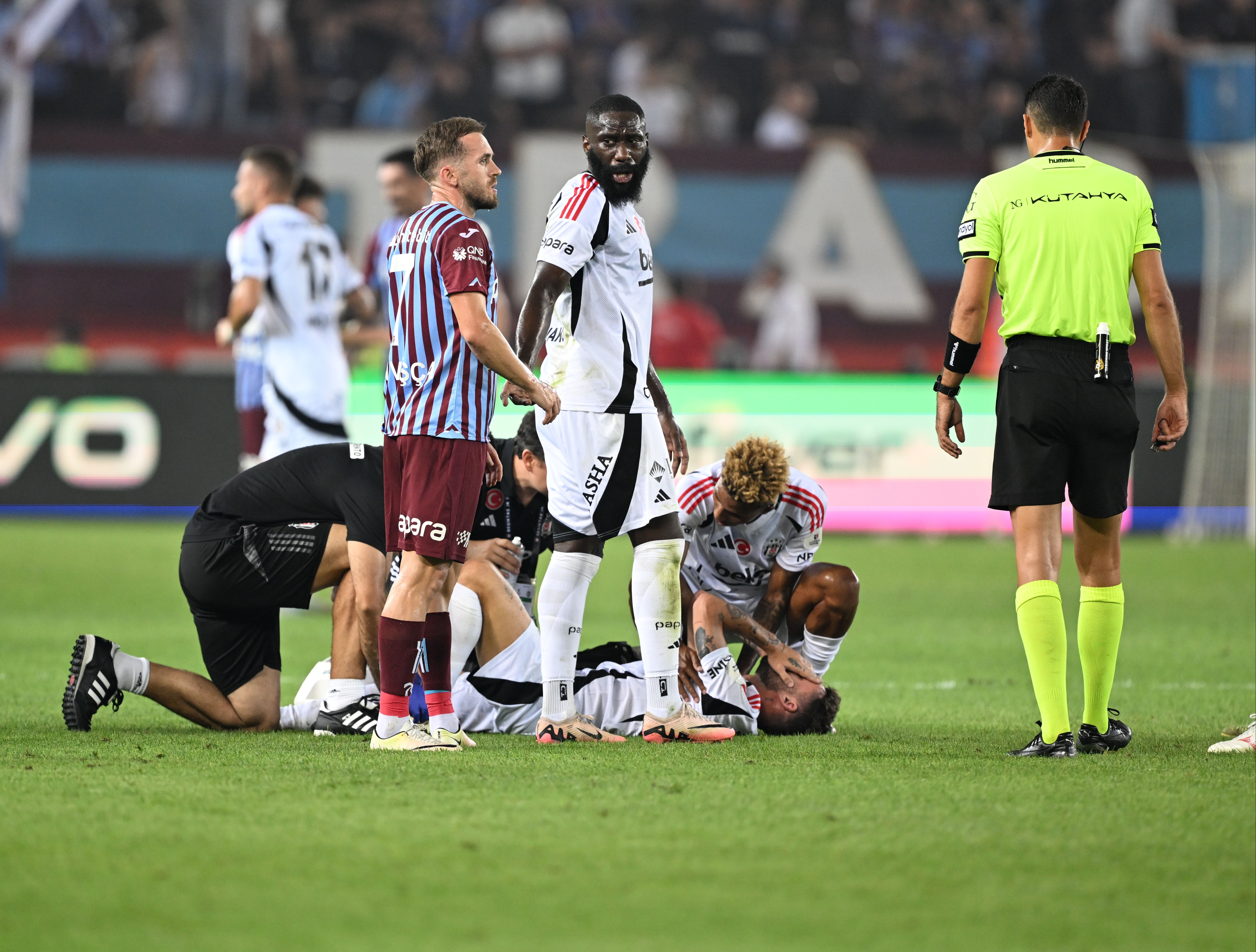 Aksiyonu çok kazananı yok! Karadeniz'deki dev maçta Trabzonspor’la Beşiktaş yenişemedi Aksiyonu çok kazananı yok! Karadeniz'deki dev maçta Trabzonspor’la Beşiktaş yenişemedi - 3. Resim