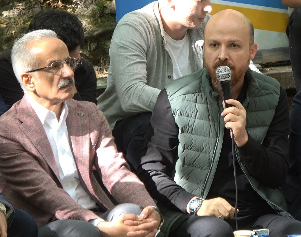 Bilal Erdoğan'dan Fatih Altaylı'ya çok sert sözler: Ahlaksız, askerlerin postallarını yalıyordu Bilal Erdoğan'dan Fatih Altaylı'ya çok sert sözler: Ahlaksız, askerlerin postallarını yalıyordu - 1. Resim