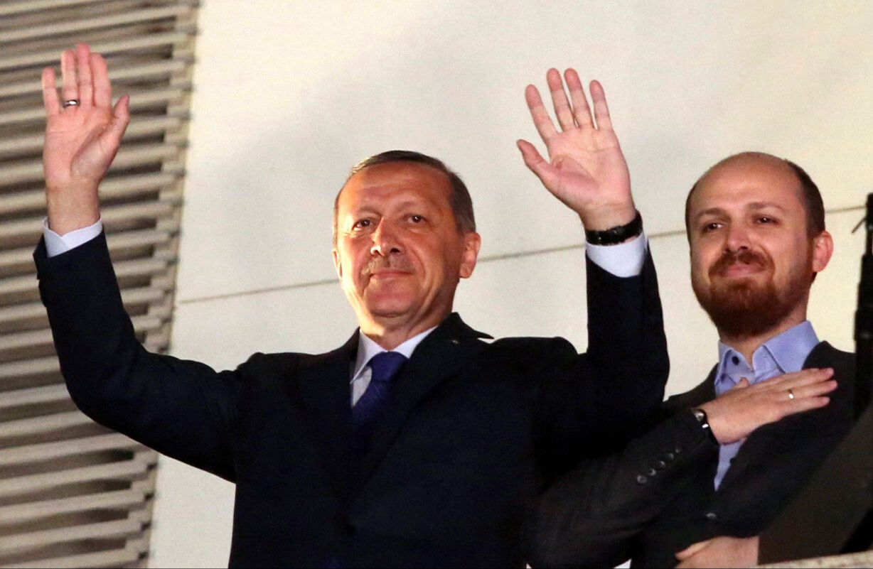 Bilal Erdoğan'dan Fatih Altaylı'ya çok sert sözler: Ahlaksız, askerlerin postallarını yalıyordu Bilal Erdoğan'dan Fatih Altaylı'ya çok sert sözler: Ahlaksız, askerlerin postallarını yalıyordu - 5. Resim