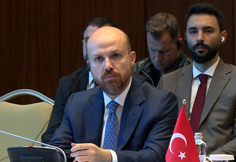 Bilal Erdoğan'dan Fatih Altaylı'ya çok sert sözler: Ahlaksız, askerlerin postallarını yalıyordu Bilal Erdoğan'dan Fatih Altaylı'ya çok sert sözler: Ahlaksız, askerlerin postallarını yalıyordu - 7. Resim