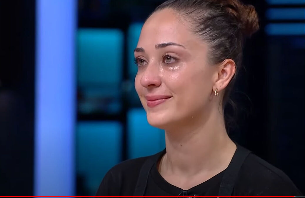 MasterChef'te eleme adayı belli oldu! Gözyaşlarına boğuldu - 3. Resim