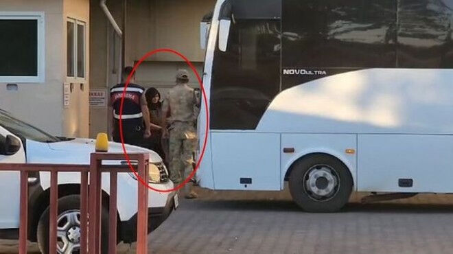 Narin'in bulunduğu anlar ortaya çıktı! Üzerindeki taşların ağırlığı dikkat çekti Narin'in bulunduğu anlar ortaya çıktı! Üzerindeki taşların ağırlığı dikkat çekti - 3. Resim