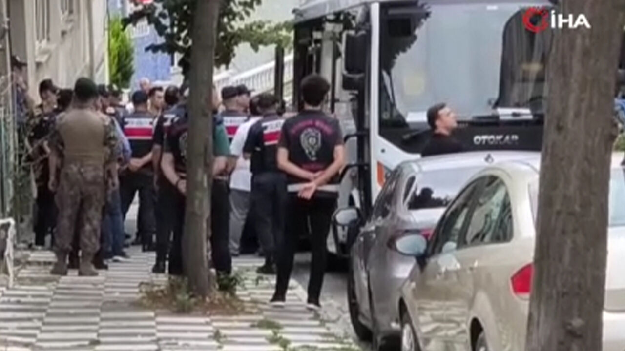 Sıla bebeği istismardan tutuklanmışlardı! Komşu çocukları olayın yaşandığı evde... Sıla bebeği istismardan tutuklanmışlardı! Komşu çocukları olayın yaşandığı evde... - 3. Resim