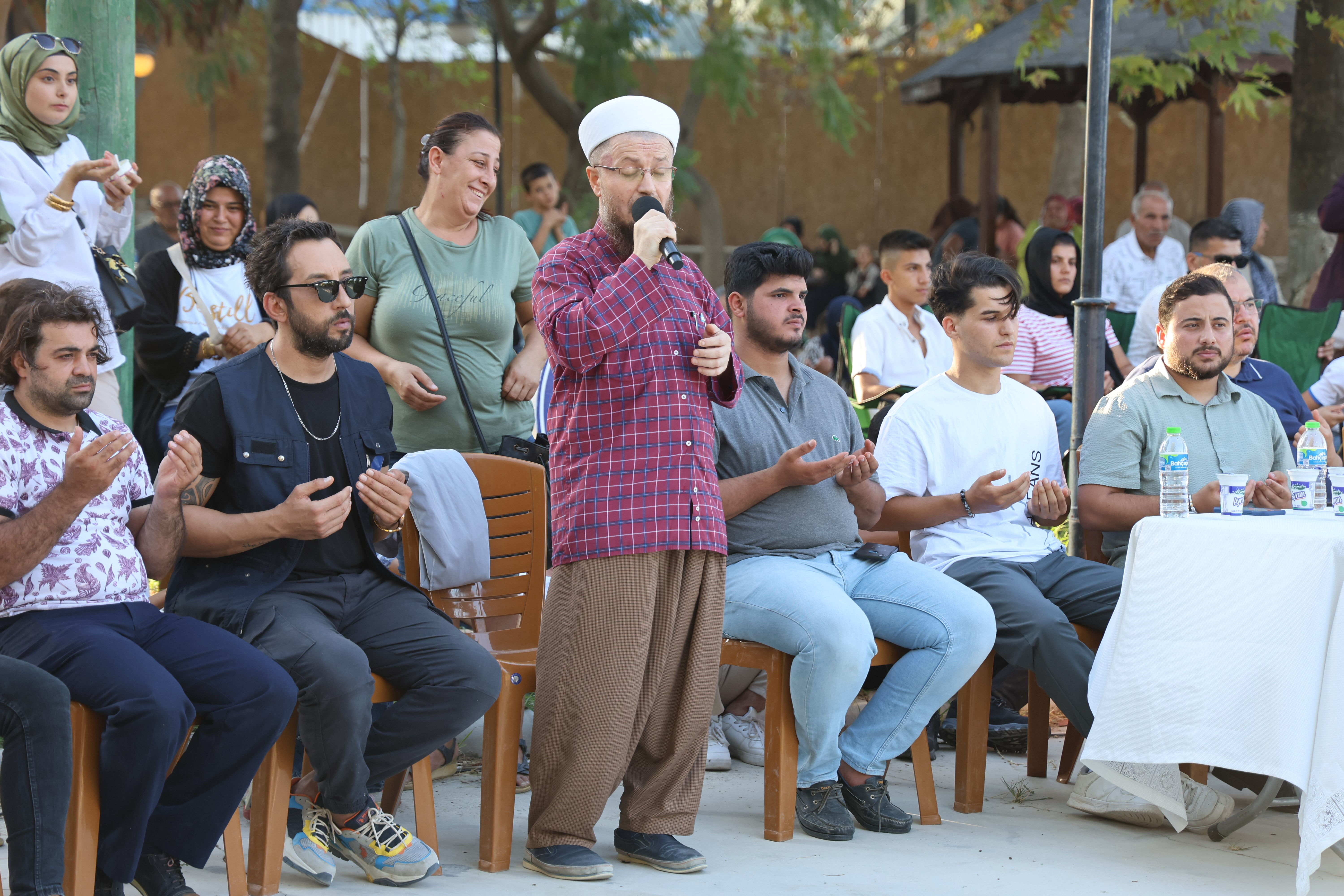 Ünlü fenomenin düzenlediği mevlid programında izdiham! - 2. Resim