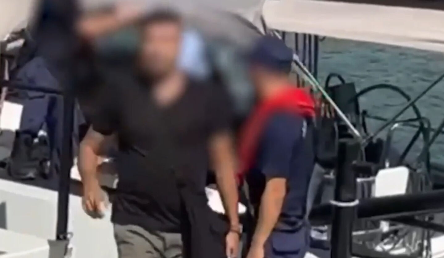 FETÖ'den ihraç edilen hakim ve emniyet personelleri yurt dışına kaçarken yakalandı FETÖ'den ihraç edilen hakim ve emniyet personelleri yurt dışına kaçarken yakalandı - 1. Resim