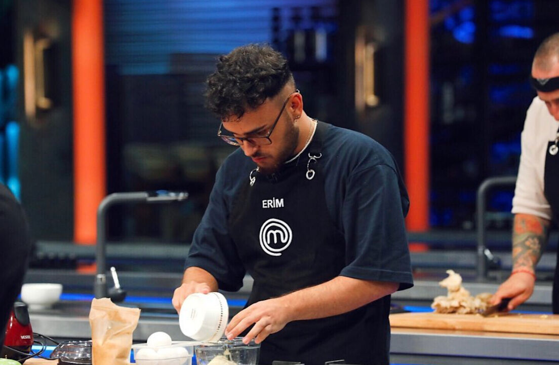 Masterchef’te bu hafta Kırmızı Takım kaptanı olan Erim Şanal 23 yaşında Masterchef’te bu hafta Kırmızı Takım kaptanı olan Erim Şanal 23 yaşında - 2. Resim