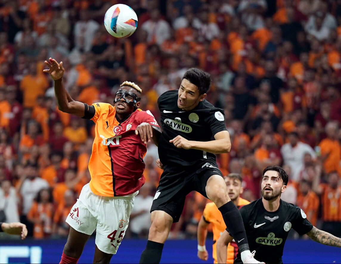 Osimhen'le çarpışan Khusniddin Alikulov ameliyatsız tedavi ile taburcu oldu Osimhen'le çarpışan Khusniddin Alikulov ameliyatsız tedavi ile taburcu oldu - 1. Resim