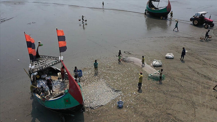 Yagi Tayfunu nedeniyle Myanmar'dan acı haberler peş peşe geldi! Ölü sayısı her geçen gün artıyor Yagi Tayfunu nedeniyle Myanmar'dan acı haberler peş peşe geldi! Ölü sayısı her geçen gün artıyor - 1. Resim