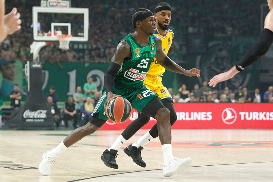 Yunan taraftarın Kıbrıs provokasyonu Ergin Ataman'ı çıldırttı! Kendini maçtan attırdı - 5. Resim