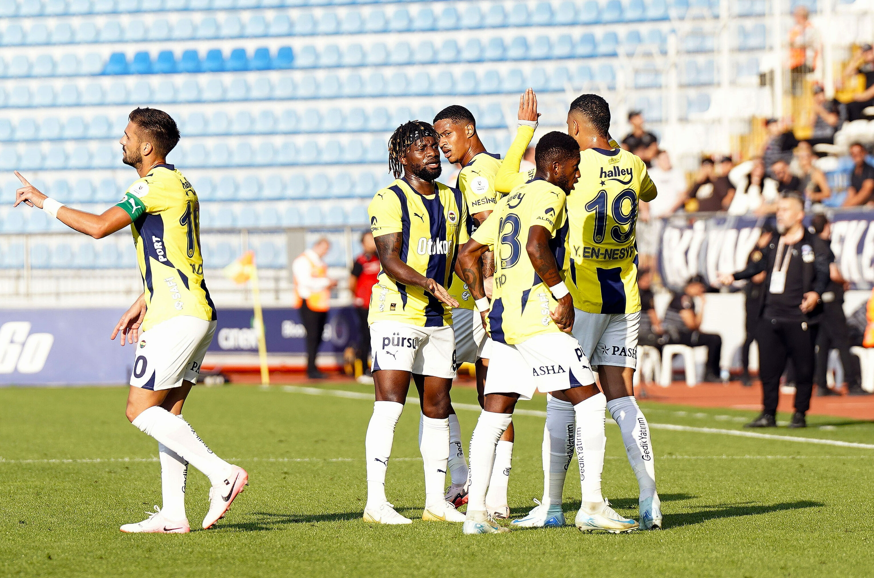 Fenerbahçe'nin yıldızları ilk kez Galatasaray derbisinde sahne alacak! - 1. Resim