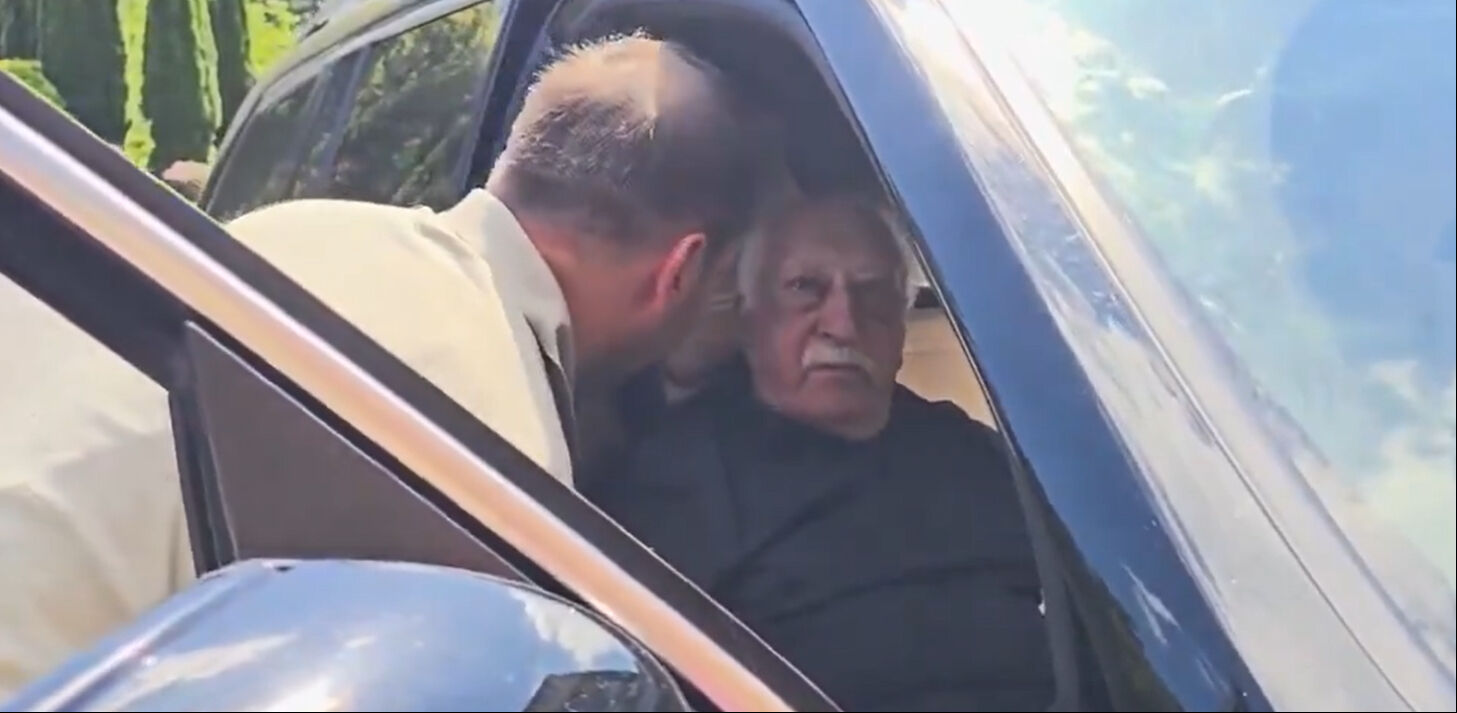 FETÖ lideri 'Fetullah Gülen'in son hali' iddiasıyla paylaşılan görüntüler gündem oldu FETÖ lideri 'Fetullah Gülen'in son hali' iddiasıyla paylaşılan görüntüler gündem oldu - 4. Resim