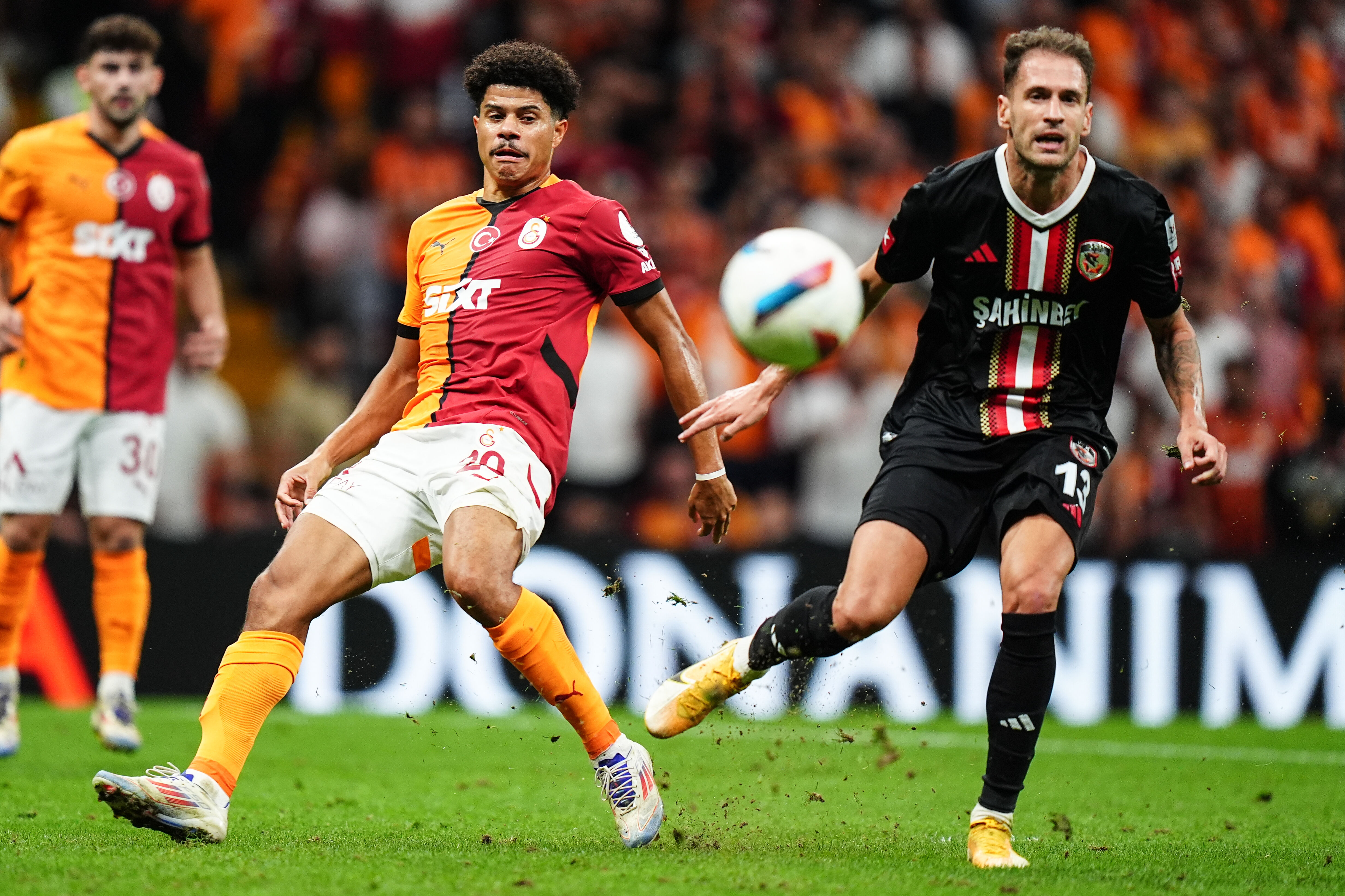 Galatasaray-Bayern Münih kıyaslaması gündem oldu! "Bu lüks onlarda bile yok" - 3. Resim