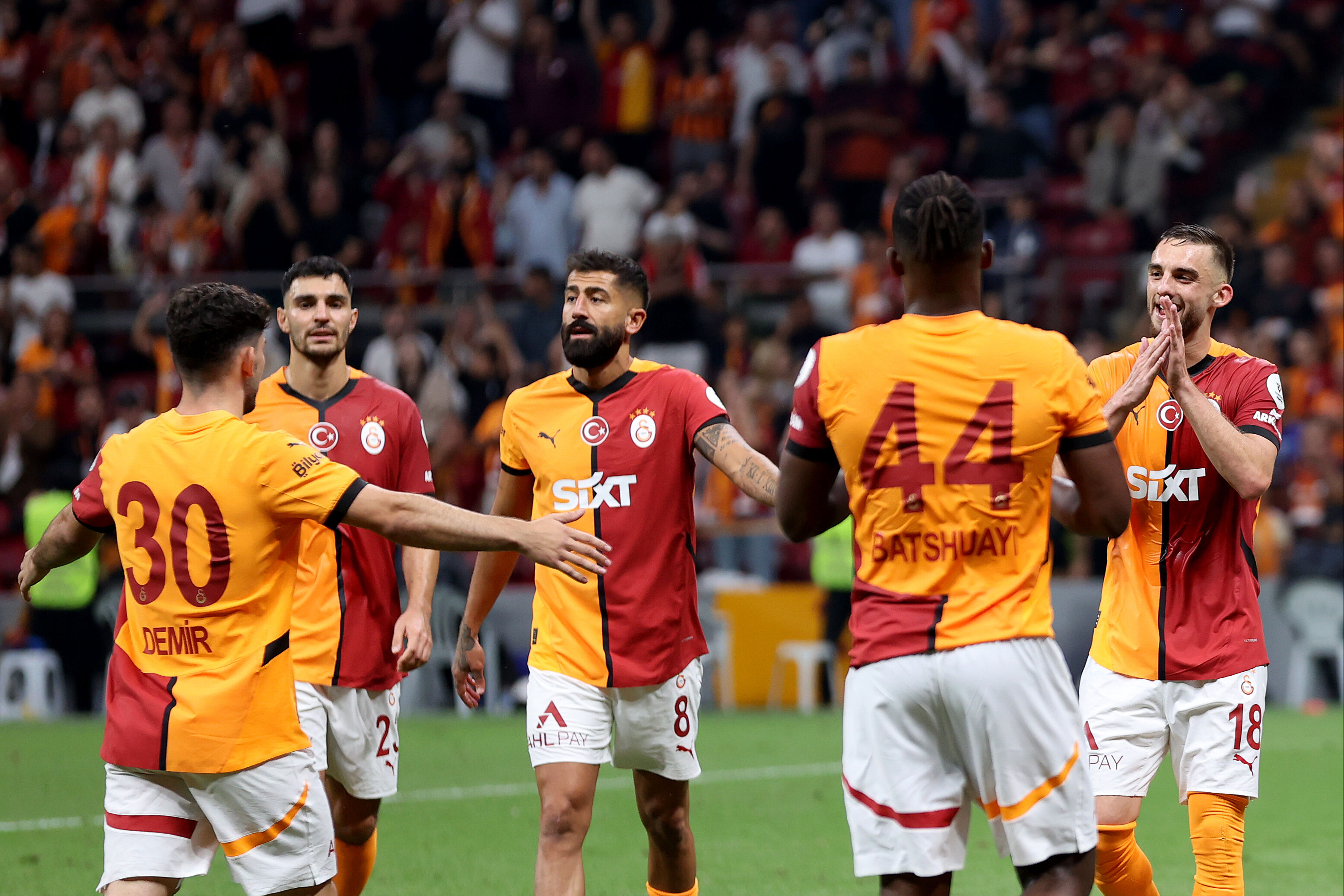 Galatasaray'ın Gaziantep galibiyeti sonrası ilginç benzetme! Futbolcular  Galatasaray'ın Gaziantep galibiyeti sonrası ilginç benzetme! Futbolcular