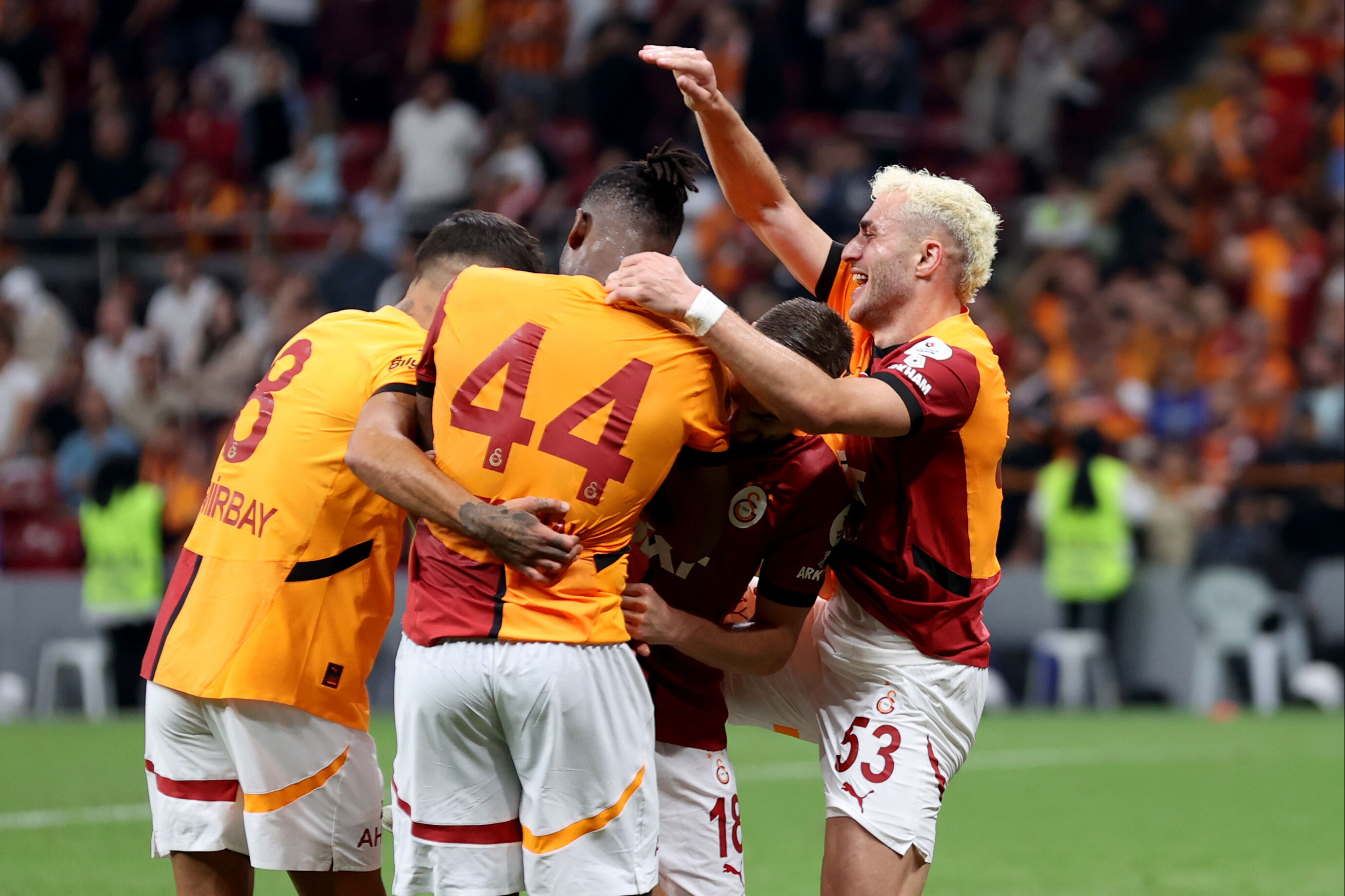 Galatasaray'ın Gaziantep galibiyeti sonrası ilginç benzetme! Futbolcular  Galatasaray'ın Gaziantep galibiyeti sonrası ilginç benzetme! Futbolcular