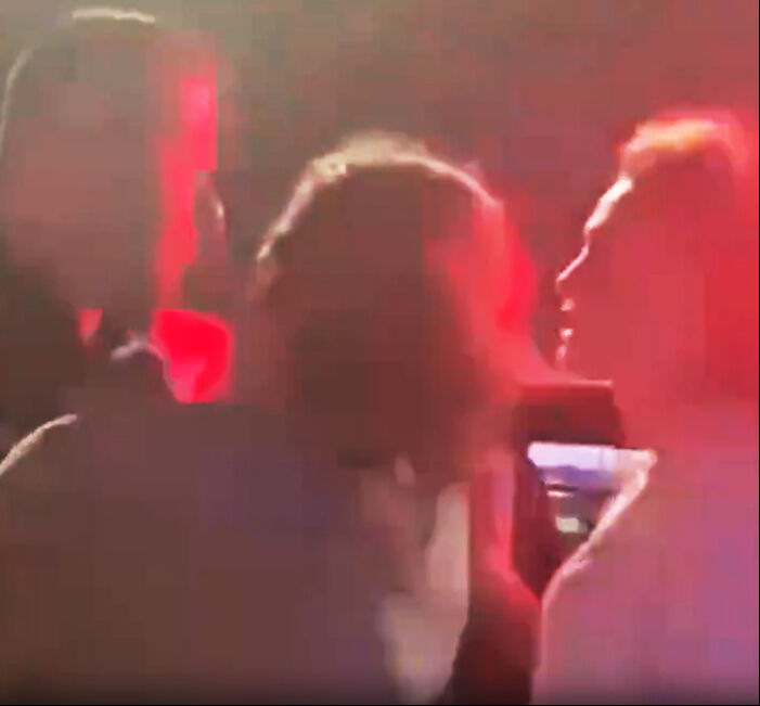 Hostese saldıran Dilan Çıtak'tan polislere tehdit! “Yerler seni koçum” deyip üstüne yürüdü - 3. Resim