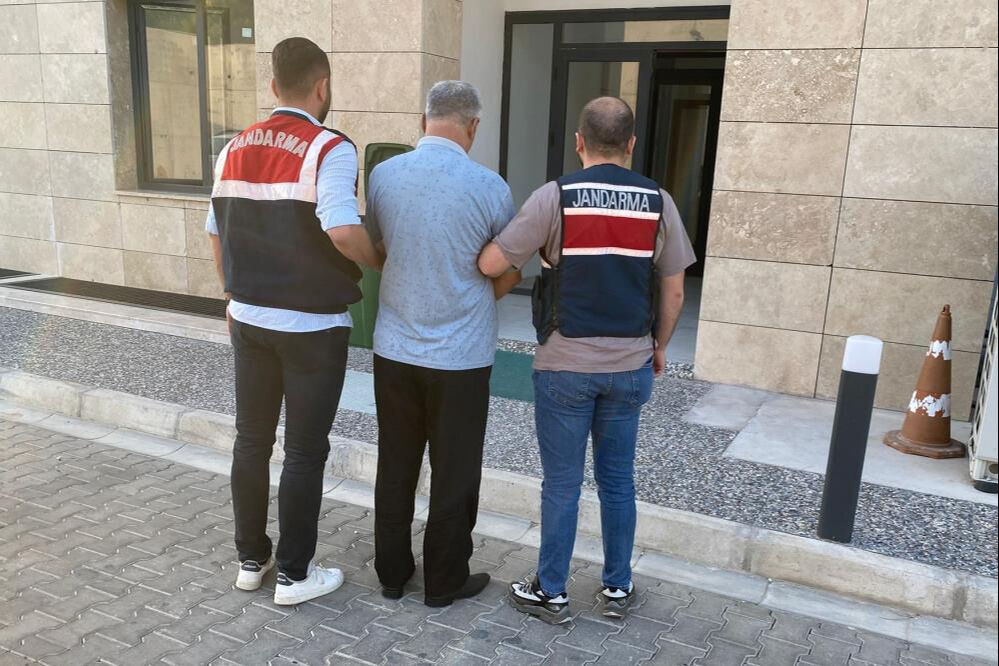 İzmir'de PKK'nın sosyal medya faaliyetlerini yürüten 6 kişi yakalandı - 1. Resim