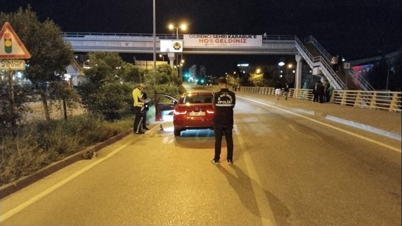 Karabük&#039;te feci kaza! Otomobil yolun karşısına geçmek isteyen çocuğu ezdi