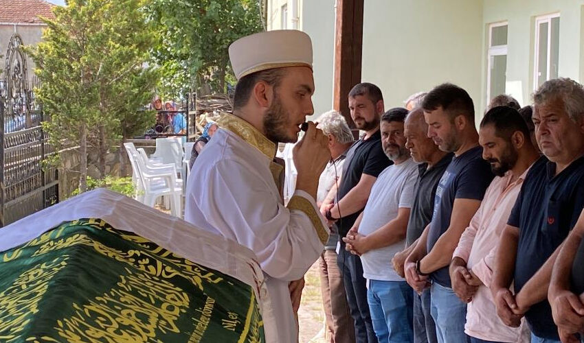 Korkunç olay: İsmet Ünal kanlar içinde bulundu! Cenazede arkadaşından yürek yakan sözler - 3. Resim