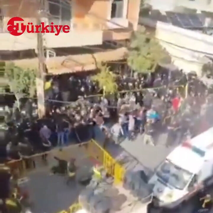 Lübnan'da bir saldırı daha! Bu kez Hizbullah'ın telsizleri patladı... Çok sayıda yaralı var - 1. Resim