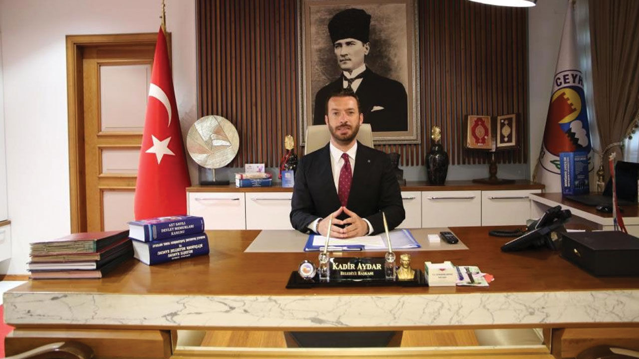 CHP'li Ceyhan Belediye Başkanı Kadir Aydar'a siyasi yasak geldi CHP'li Ceyhan Belediye Başkanı Kadir Aydar'a siyasi yasak geldi - 2. Resim