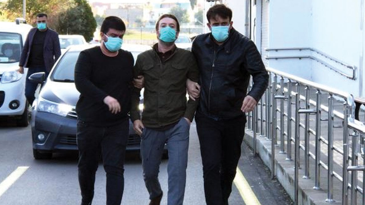 CHP'li Ceyhan Belediye Başkanı Kadir Aydar'a siyasi yasak geldi CHP'li Ceyhan Belediye Başkanı Kadir Aydar'a siyasi yasak geldi - 3. Resim