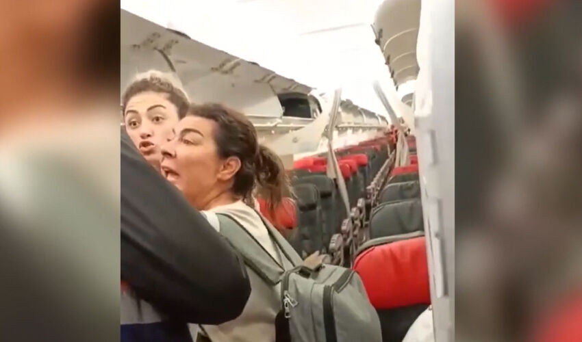 Dilan Çıtak'ın uçakta yapmadığı kalmadı! Skandal olaydan sonra yaptığı ilginç savunma şoke etti - 1. Resim