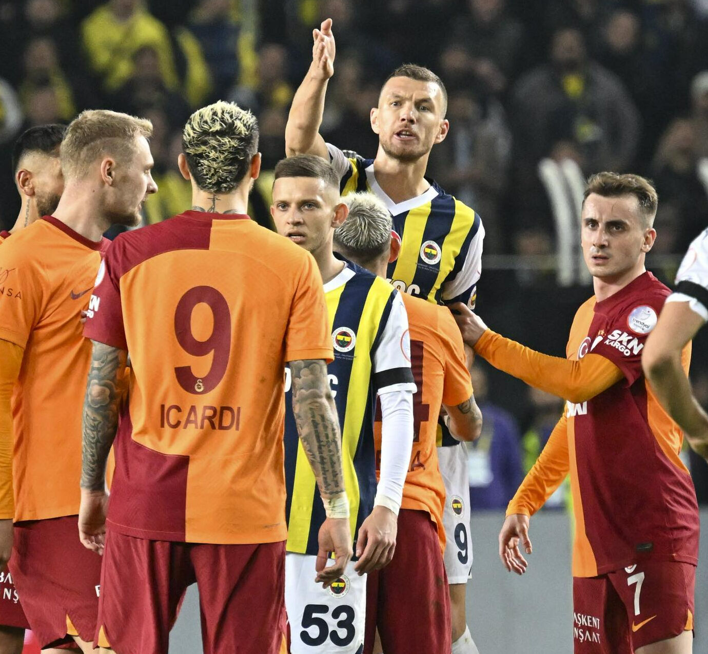 Fenerbahçe'nin Portekizli hocası Mourinho, Galatasaray maçı 11'ini şekillendirdi - 2. Resim