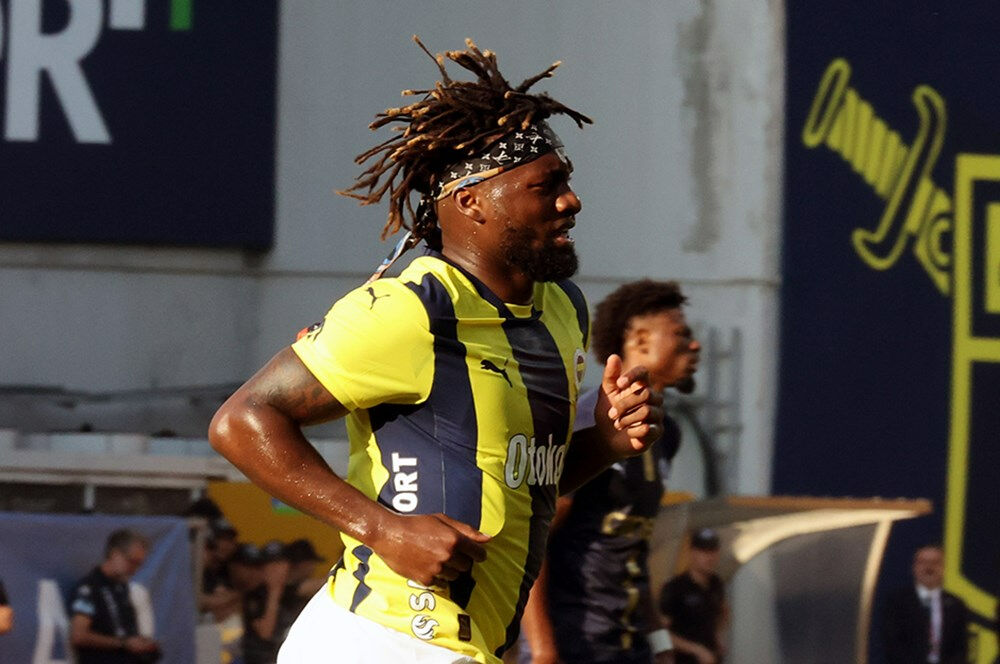 Fenerbahçe'nin Portekizli hocası Mourinho, Galatasaray maçı 11'ini şekillendirdi - 9. Resim