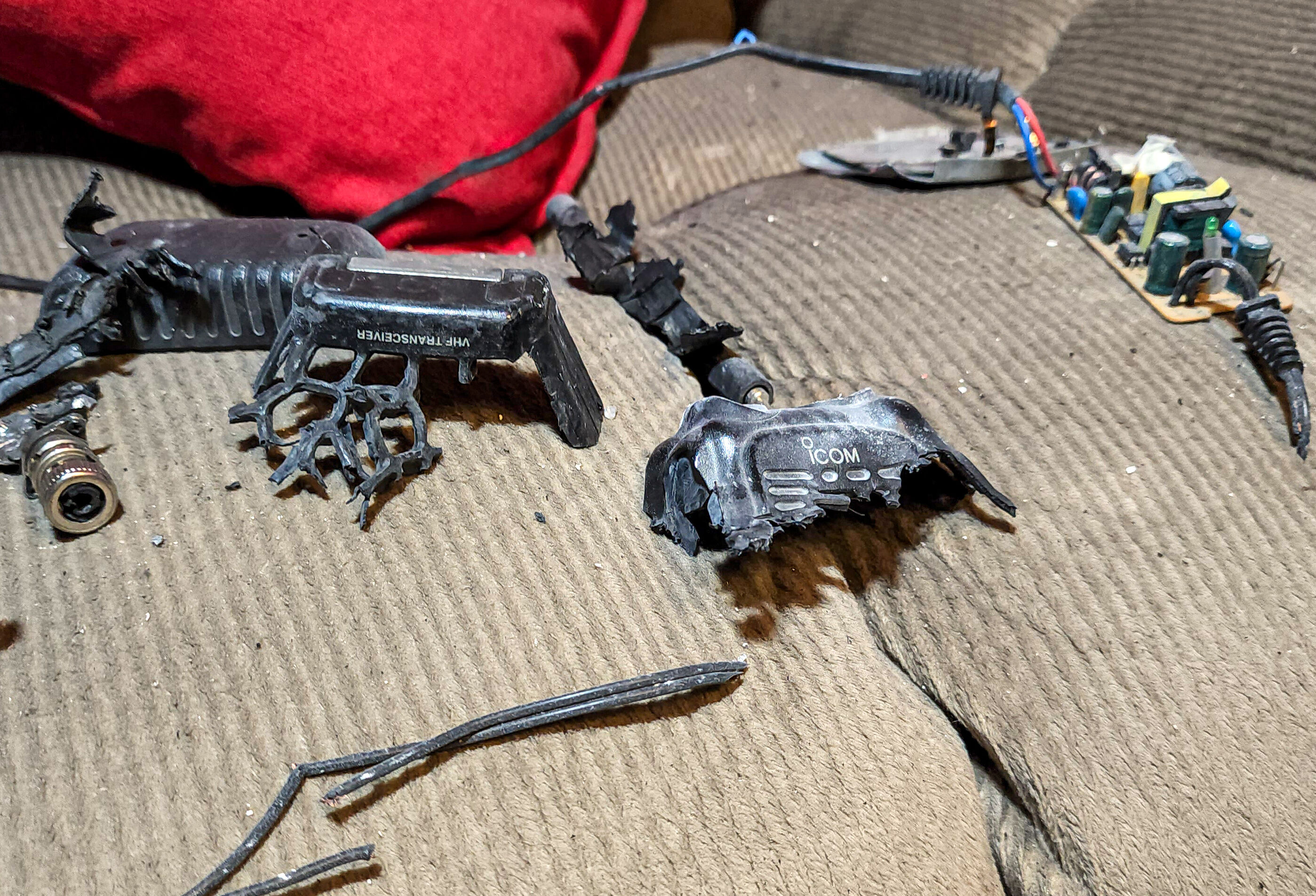 İsrail saldırıyı nasıl yaptı? Lübnan'da patlatılan telsizlerin Japon üreticisinden açıklama var İsrail saldırıyı nasıl yaptı? Lübnan'da patlatılan telsizlerin Japon üreticisinden açıklama var - 5. Resim