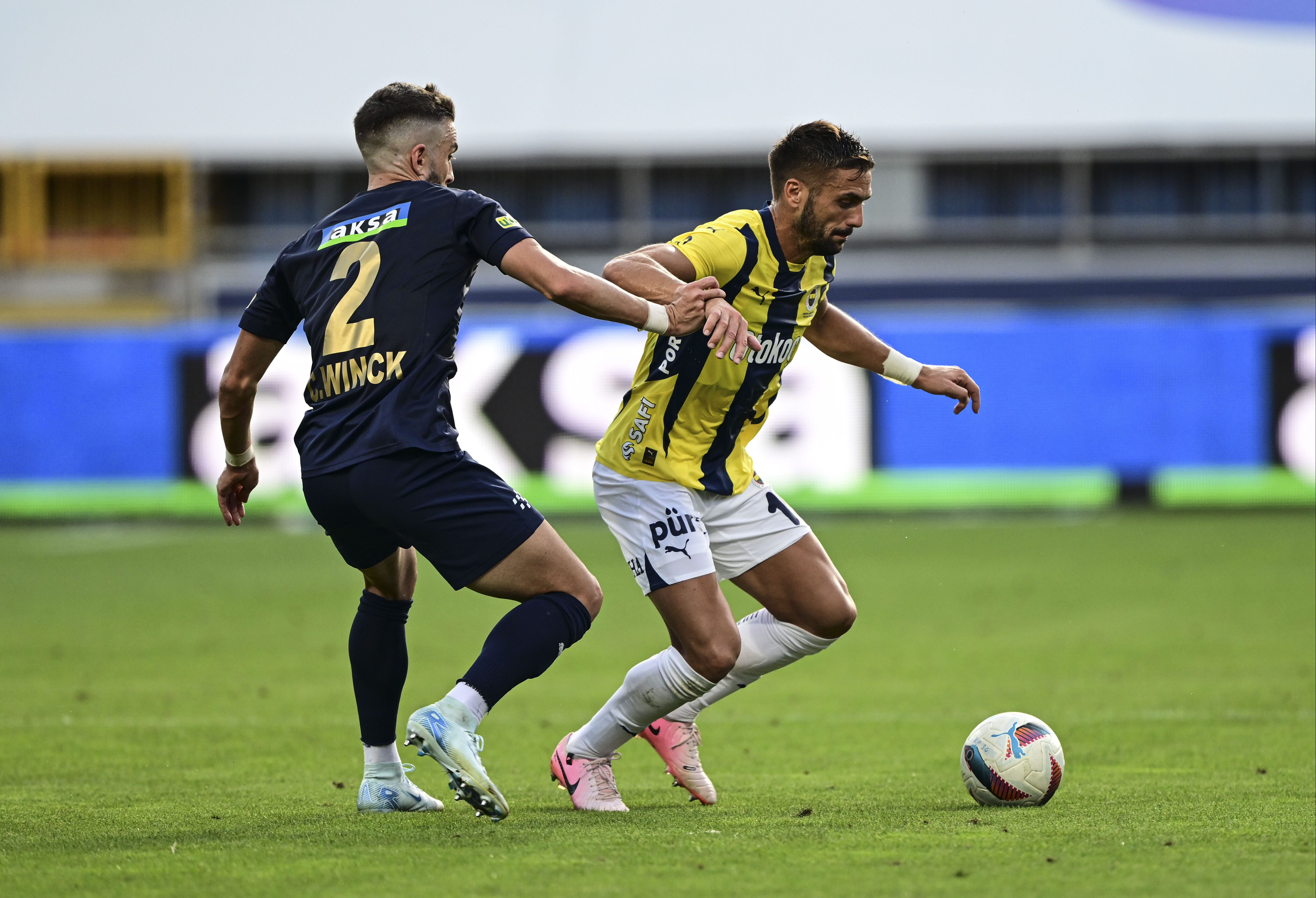 Jose Mourinho ve Okan Buruk'un derbi planları hazır! Sürpriz tercih Jose Mourinho ve Okan Buruk'un derbi planları hazır! Sürpriz tercih - 4. Resim