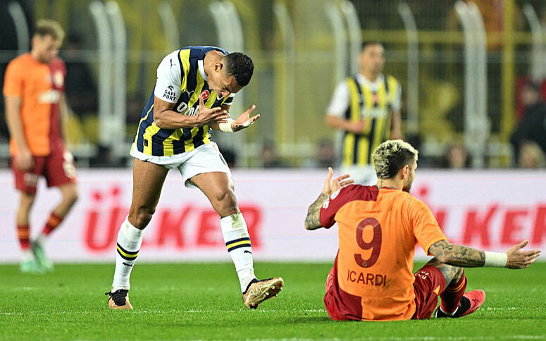 Jose Mourinho ve Okan Buruk'un derbi planları hazır! Sürpriz tercih Jose Mourinho ve Okan Buruk'un derbi planları hazır! Sürpriz tercih - 1. Resim