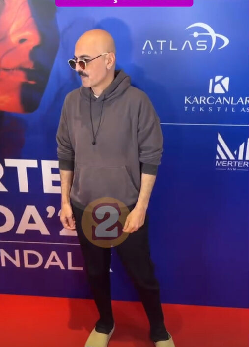 Soner Sarıkabadayı'nın yeni tarzı çok konuşuldu! Görenler tanıyamadı - 1. Resim