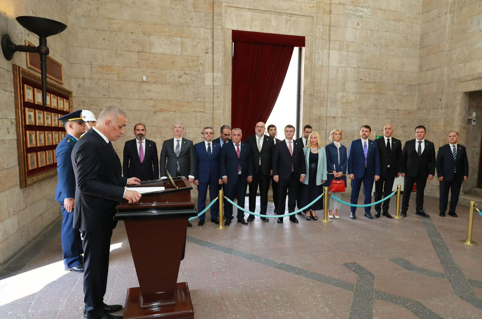 TFF Başkanı İbrahim Hacıosmanoğlu Anıtkabir'i ziyaret etti - 2. Resim