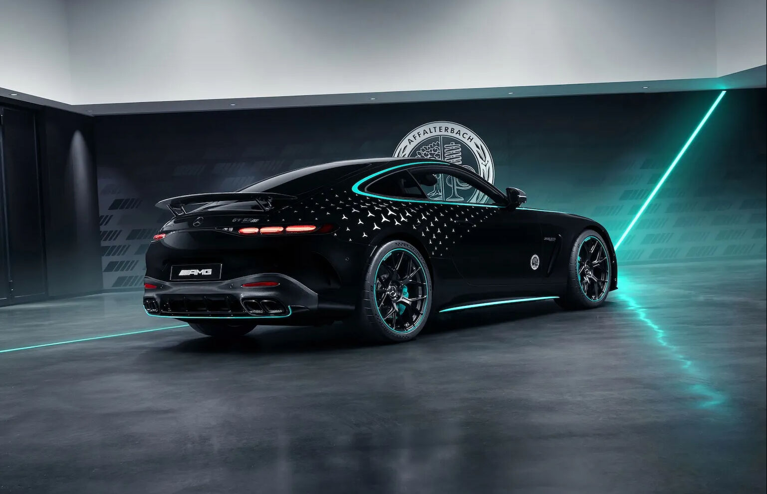 Yalnızca 200 adet üretilecek! Mercedes-AMG'den F1 zaferine özel yeni araç... Yalnızca 200 adet üretilecek! Mercedes-AMG'den F1 zaferine özel yeni araç... - 9. Resim