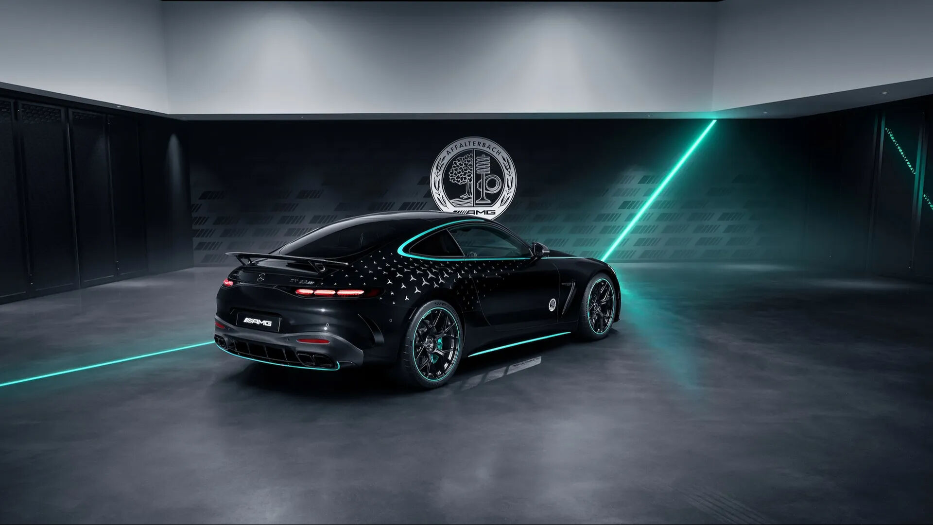 Yalnızca 200 adet üretilecek! Mercedes-AMG'den F1 zaferine özel yeni araç... Yalnızca 200 adet üretilecek! Mercedes-AMG'den F1 zaferine özel yeni araç... - 1. Resim