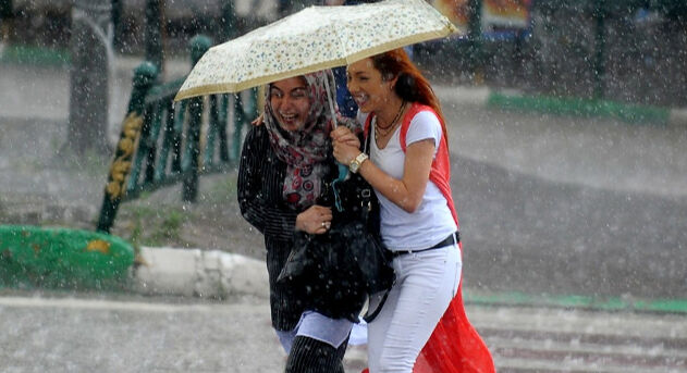 AKOM İstanbul'u uyardı! Gök gürültülü sağanak için saat verildi - 3. Resim