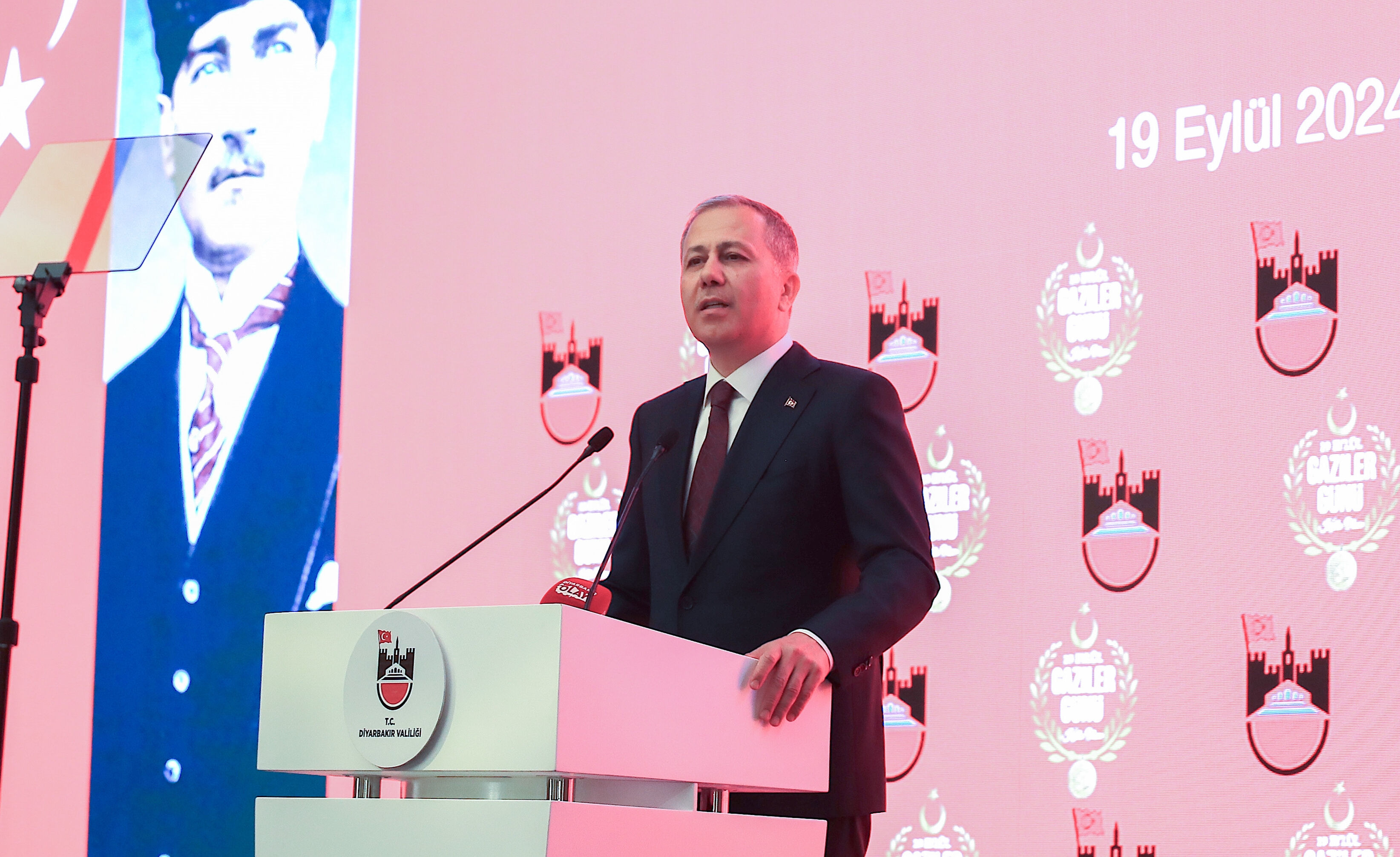 Ali Yerlikaya'dan Narin cinayetini soran muhabire  Ali Yerlikaya'dan Narin cinayetini soran muhabire