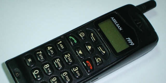 ASELSAN'ın 1919 model cep telefonu 27 yıl sonra gündemde ASELSAN'ın 1919 model cep telefonu 27 yıl sonra gündemde - 1. Resim