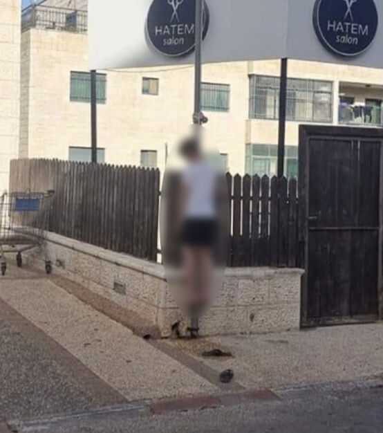 Batı Şeria'daki dehşet veren fotoğrafın sebebi ortaya çıktı! Ramallah'ta bir çocuk direğe asılı halde bulunmuştu - 1. Resim