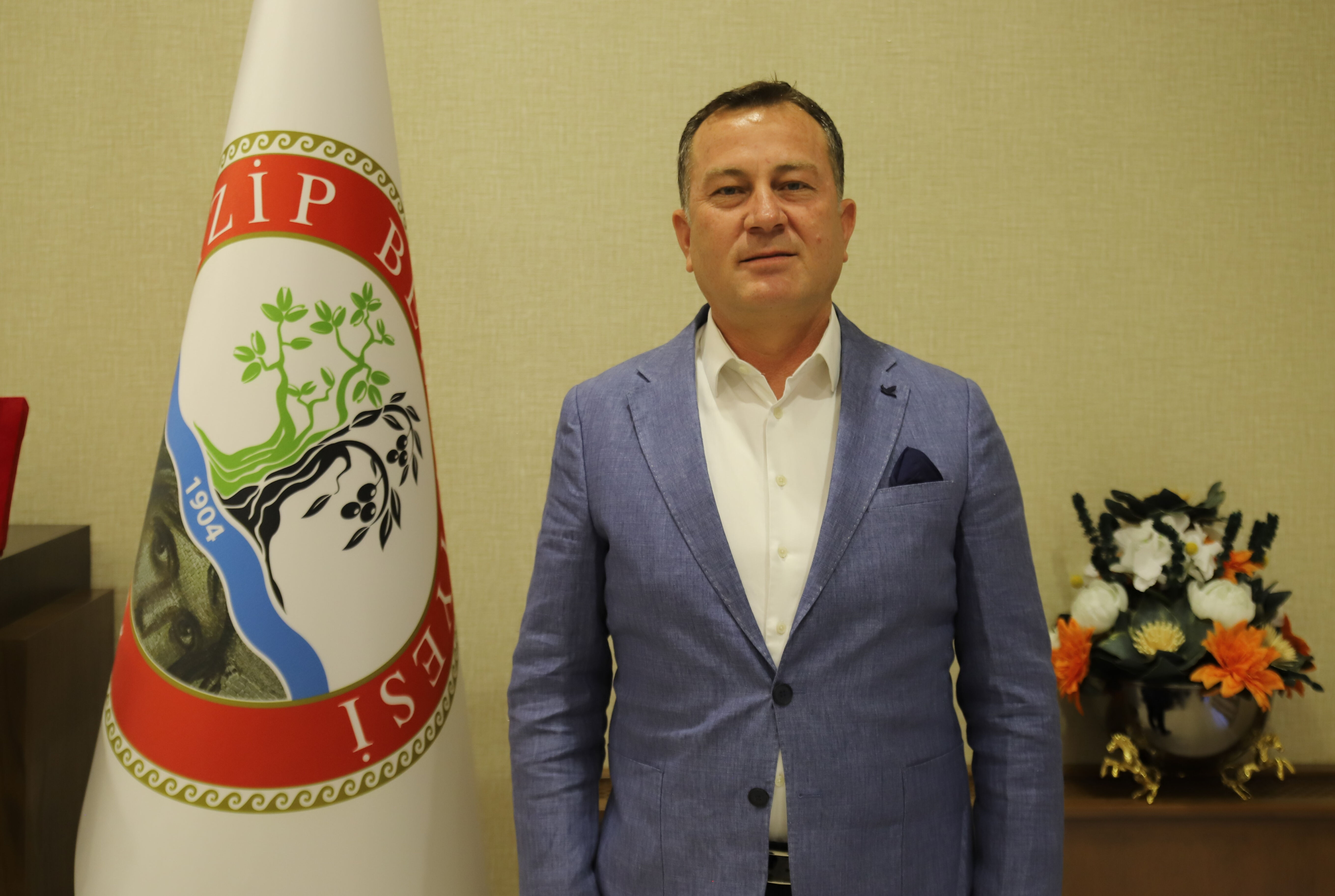 CHP'li Ali Doğan'ın kadın personele hareketi tepki çekmişti! Kendini böyle savundu - 1. Resim