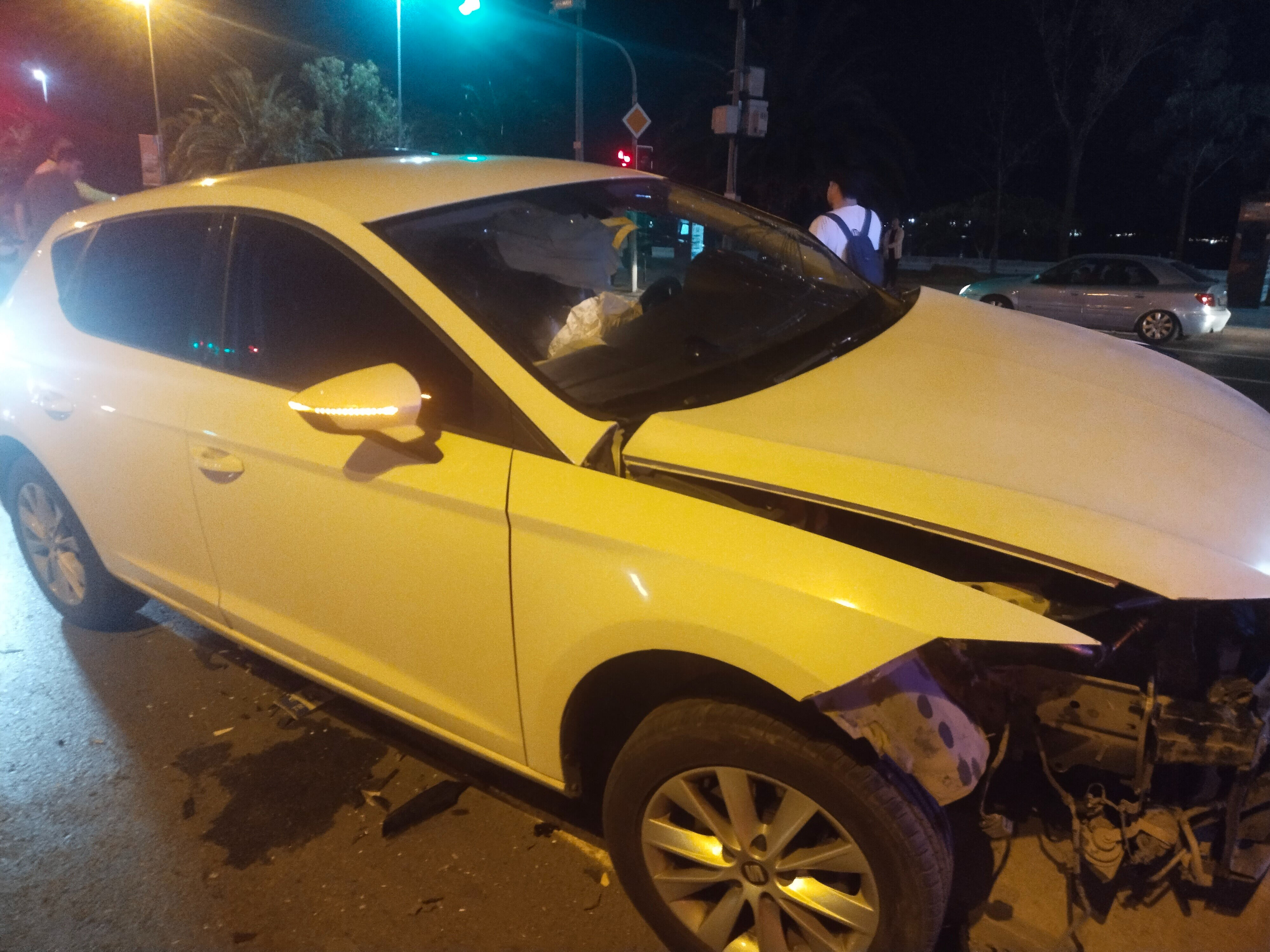 İstanbul'da feci kaza! Kırmızı ışıkta geçen sürücü dehşet saçtı, yaralılar var - 2. Resim