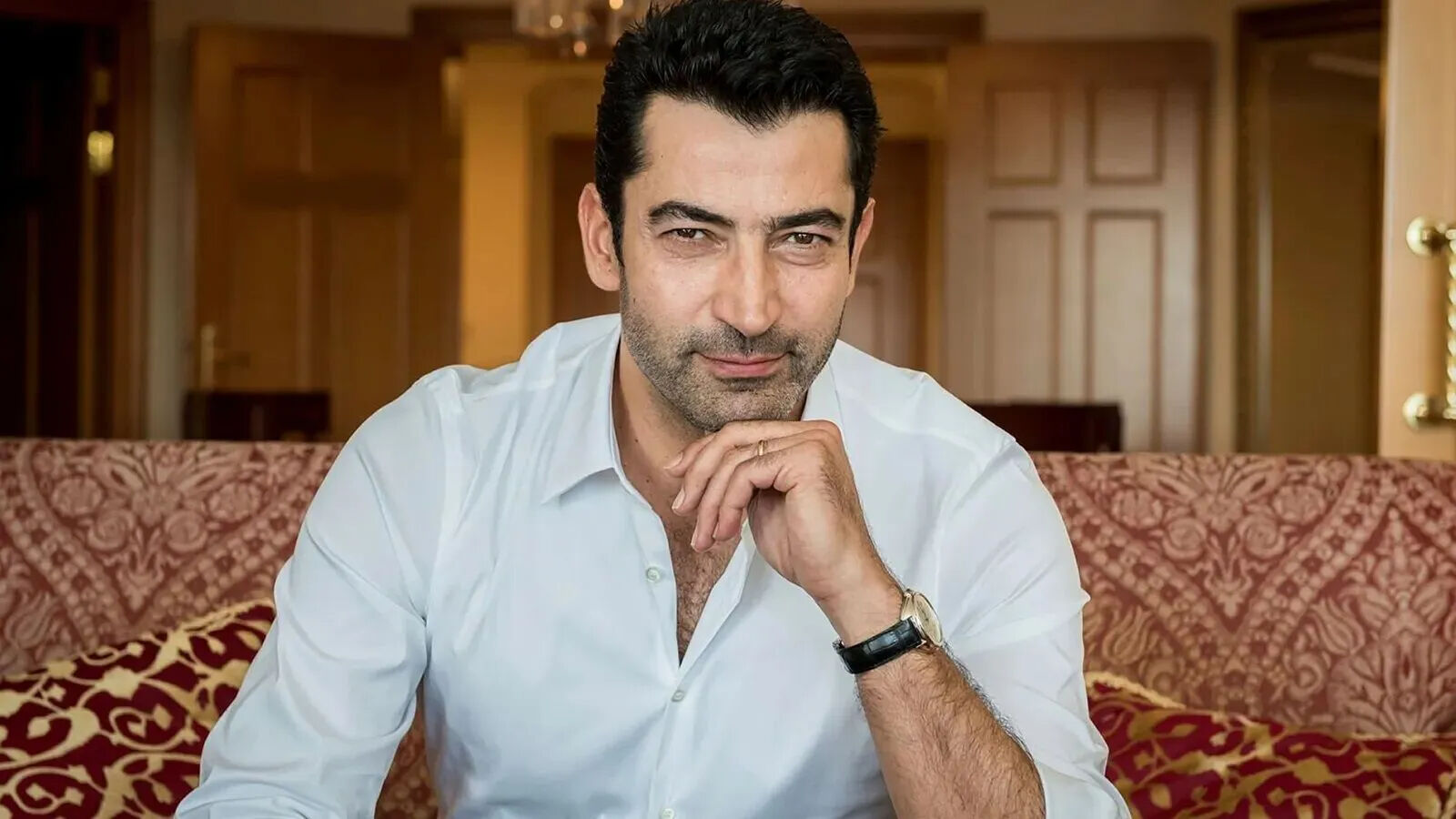 Kenan İmirzalıoğlu Ayrılık da Sevdaya Dahil dizisi için Kim Milyoner Olmak İster'den ayrıldı Kenan İmirzalıoğlu Ayrılık da Sevdaya Dahil dizisi için Kim Milyoner Olmak İster'den ayrıldı - 1. Resim