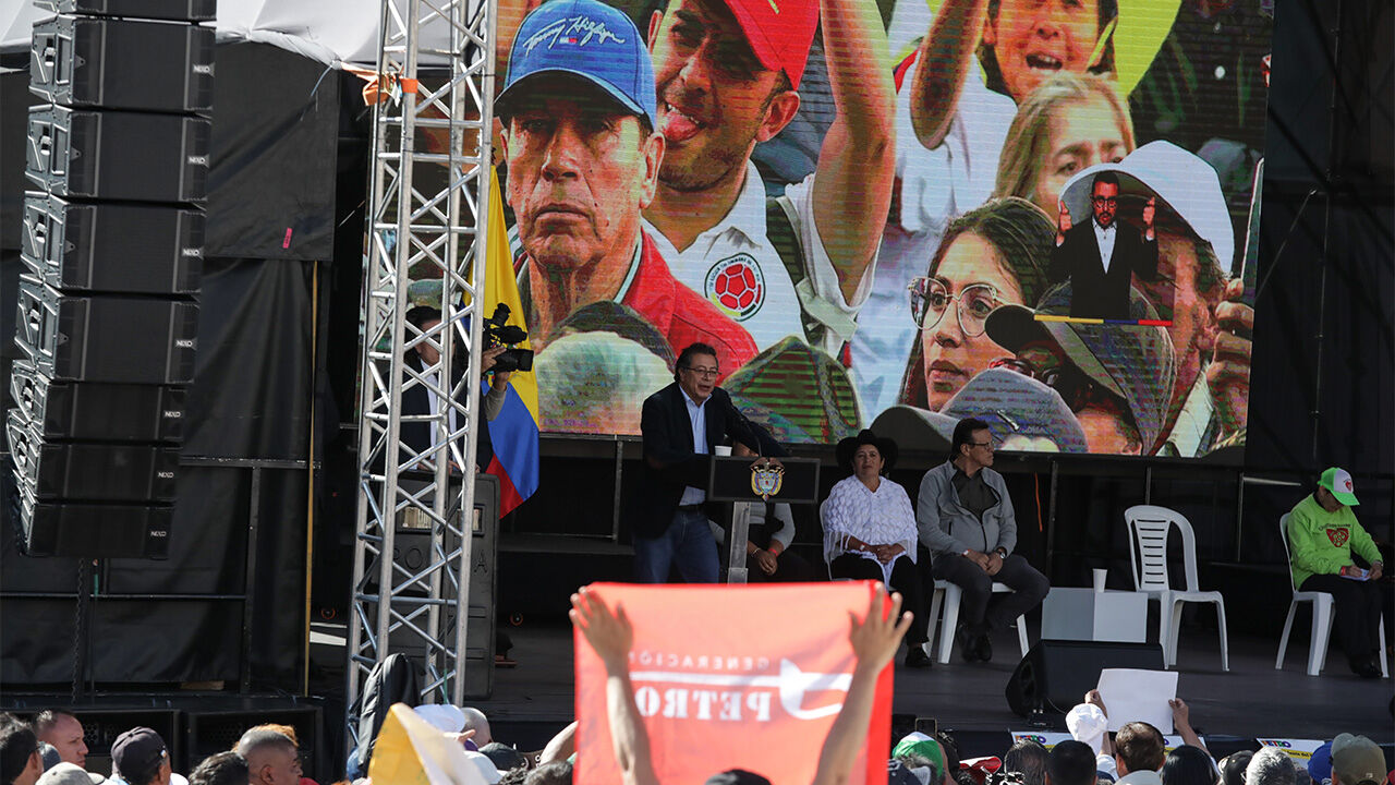 Kolombiya alarmda! Cumhurbaşkanı Petro genel seferberlik çağrısı yaptı - 1. Resim