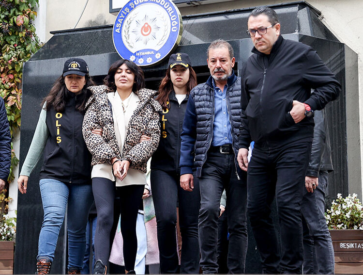 44 yıl hapsi istenen Bahar Candan tahliye edildi! Bahar Candan kimdir, neden cezaevine girdi? - 1. Resim