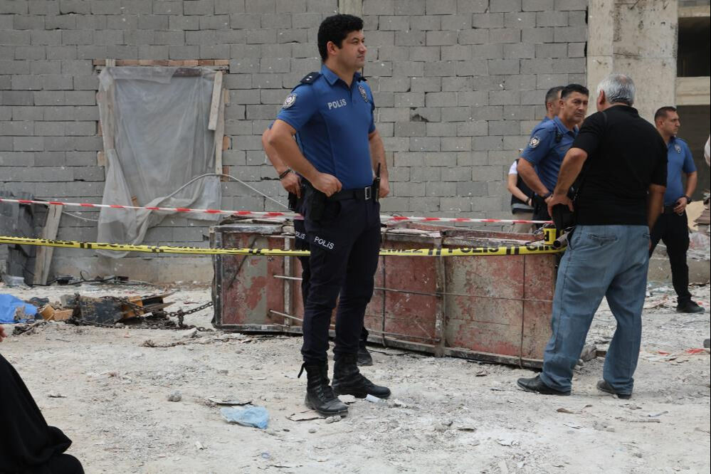 Adana'da feci iş kazası! 2 işçi canından oldu Adana'da feci iş kazası! 2 işçi canından oldu - 4. Resim