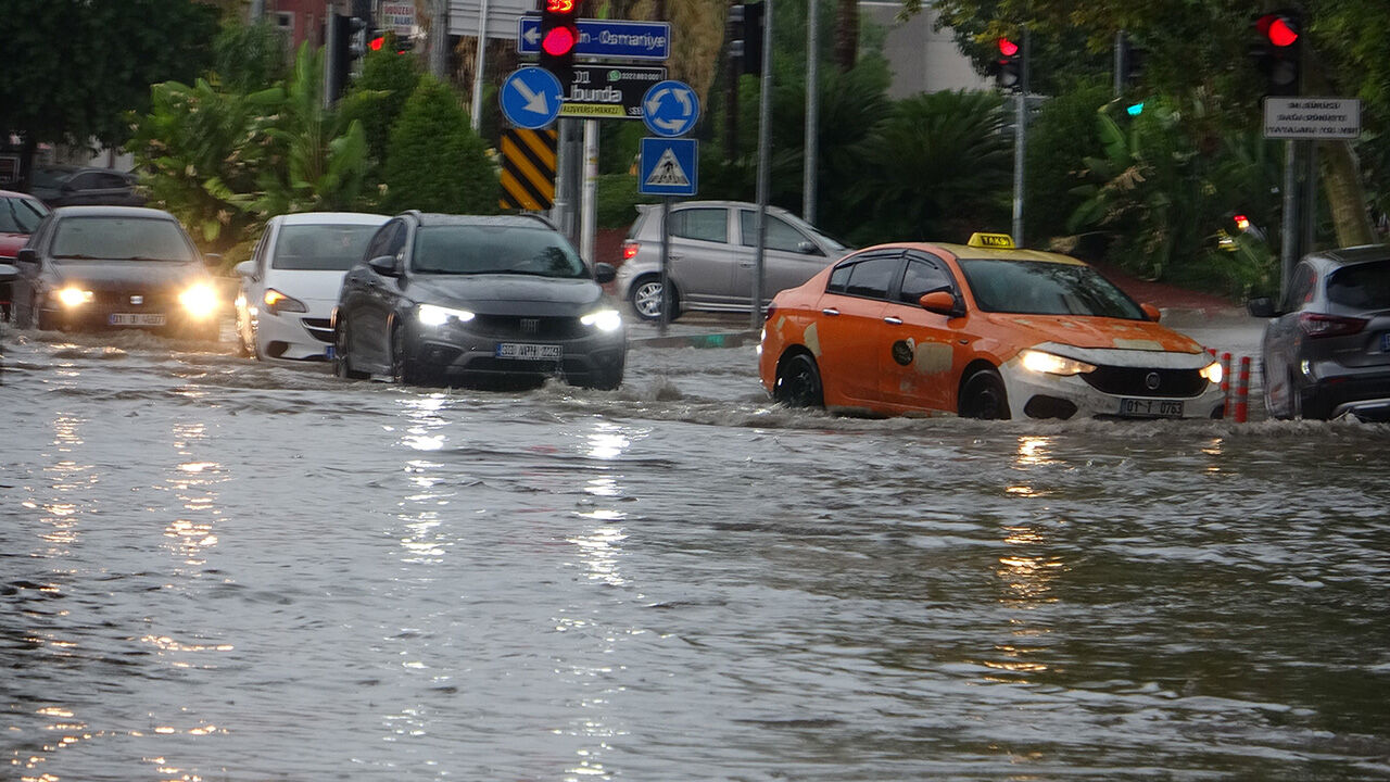 Bir kenti 'Süper hücre' vurdu! Uzman isimden Batı Karadeniz için kritik yağış uyarısı Bir kenti 'Süper hücre' vurdu! Uzman isimden Batı Karadeniz için kritik yağış uyarısı - 3. Resim